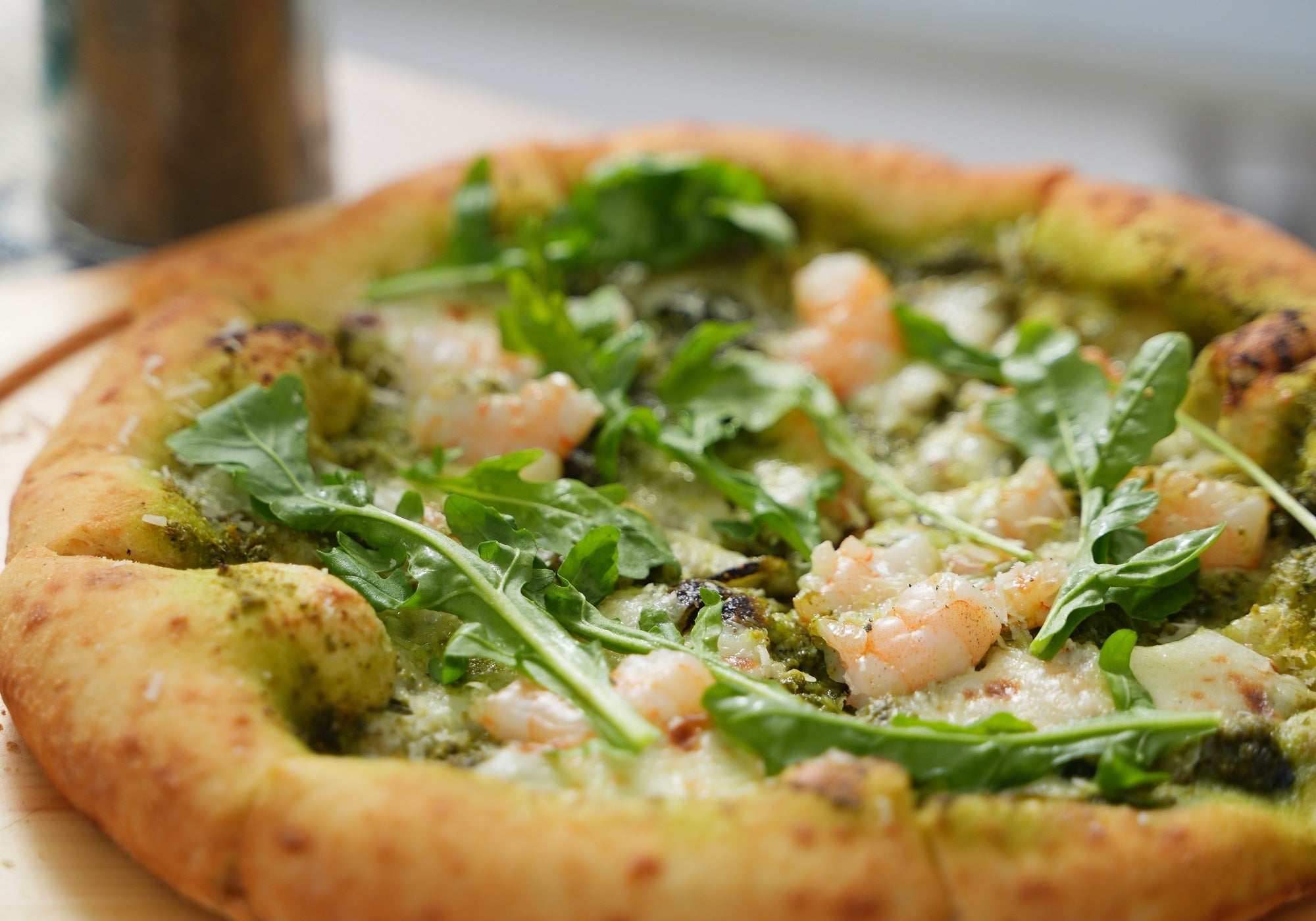 prawn pizza recipe, basil mozzarella pizza, seafood pesto pizza, Zachvo pizza oven recipes, HF-1201BK pizza recipe, Ligurian style pizza, fresh basil prawn pizza, easy homemade seafood pizza, Italian pesto pizza