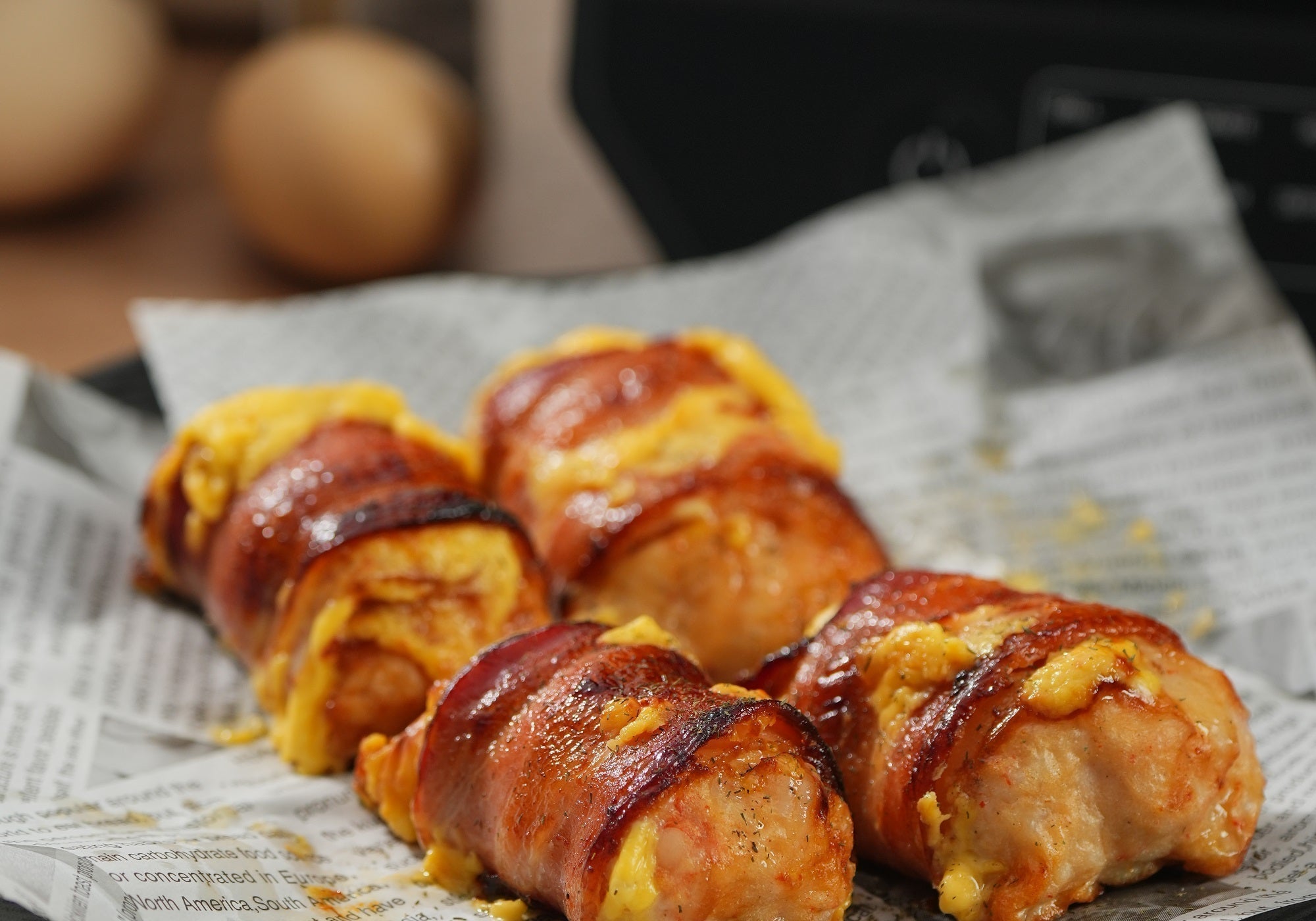 shrimp bacon roll recipe, cheesy shrimp bacon rolls, bacon wrapped shrimp appetiser, shrimp cheese bites, sweet spicy appetiser, oven baked shrimp recipe, Zachvo oven recipes, party appetisers shrimp bacon